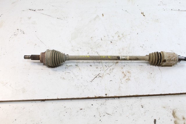 Półoś tylna 8200939996 RENAULT