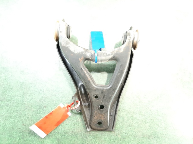 Wahacz zawieszenia przedniego dolny lewy 8200942407 RENAULT