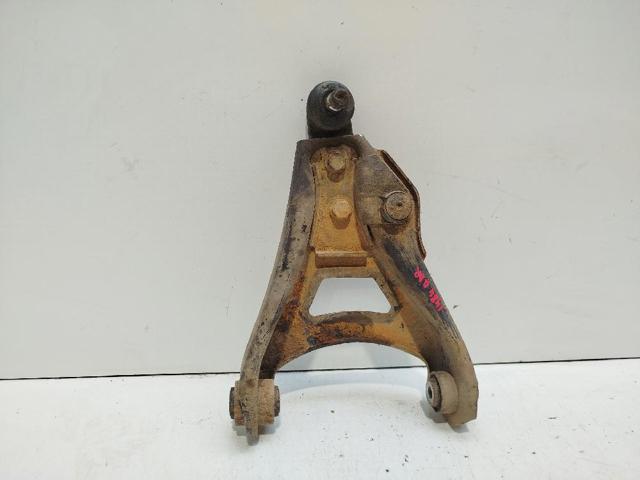 Wahacz zawieszenia przedniego dolny prawy 8200942408 RENAULT