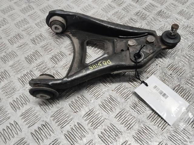 Wahacz zawieszenia przedniego dolny prawy 8200942408 RENAULT