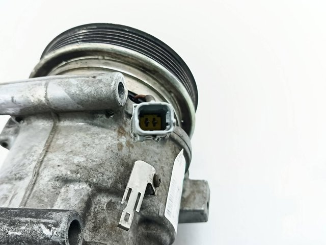 Sprężarka klimatyzacji 8200953359A RENAULT