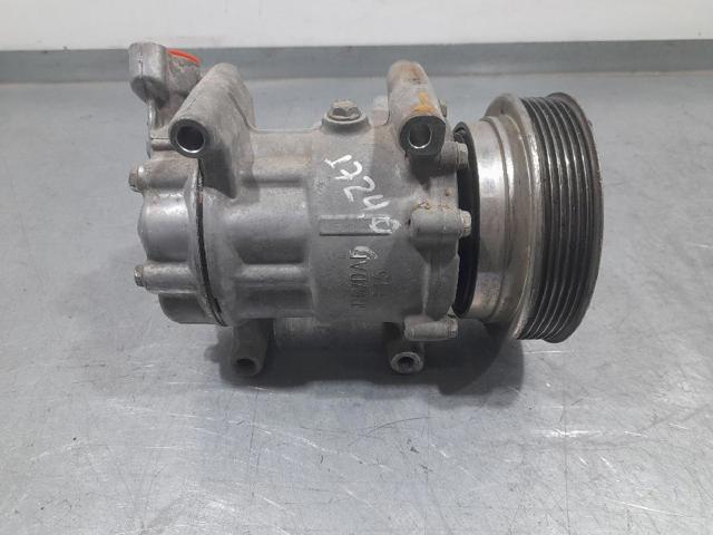 Sprężarka klimatyzacji 8200953359A RENAULT