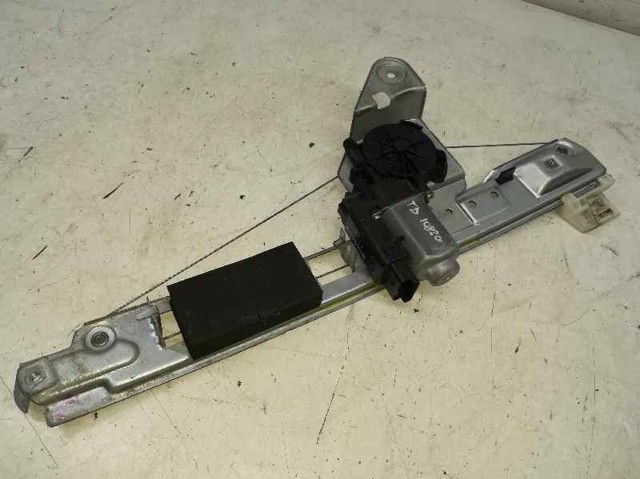 Mechanizm podnoszenia szyby drzwi tylnych prawych 8201010921 RENAULT