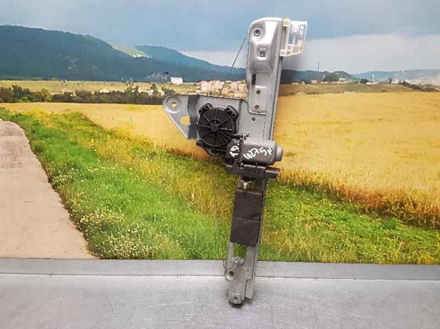 Mechanizm podnoszenia szyby drzwi tylnych prawych 8201010921 RENAULT