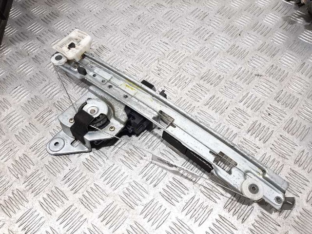 Mechanizm podnoszenia szyby drzwi przednich prawych 8201010925 RENAULT