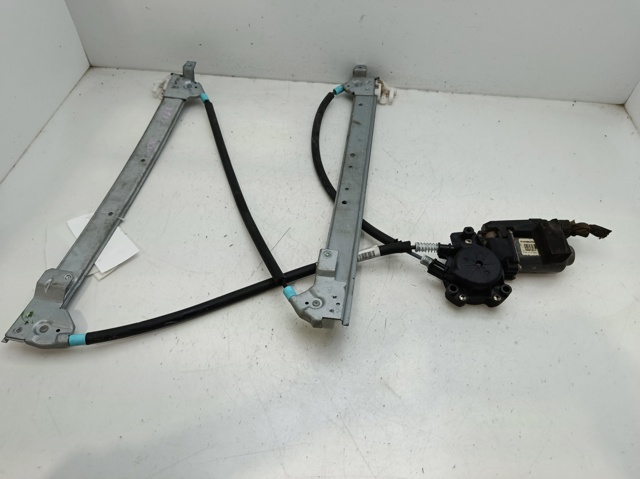 Mechanizm podnoszenia szyby drzwi przednich prawych 8201010925 RENAULT