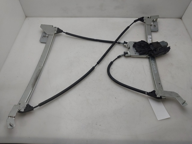 Mechanizm podnoszenia szyby drzwi przednich prawych 8201010931 RENAULT