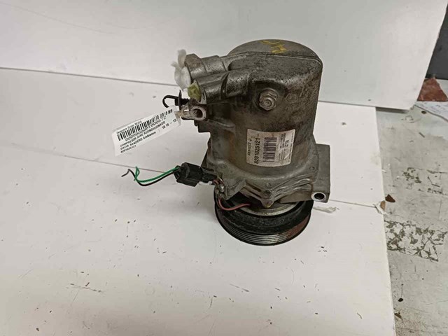 Sprężarka klimatyzacji 8201025121 RENAULT