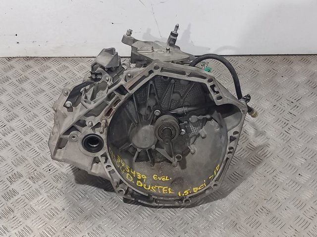 Mechaniczna skrzynia biegów w komplecie 8201057476 RENAULT