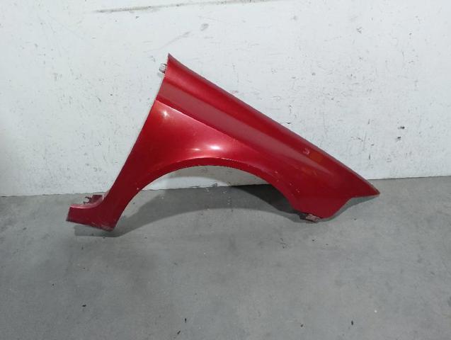 Błotnik przedni prawy 8201094795 RENAULT