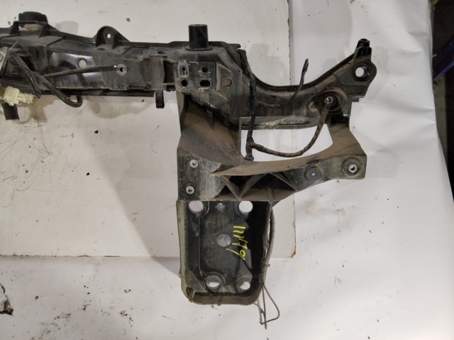 Osłona chłodnicy kompletna (panel mocowania reflektorów) 8201130847 RENAULT