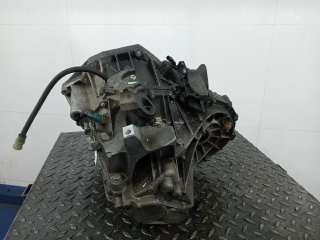 Mechaniczna skrzynia biegów w komplecie 8201184199 RENAULT