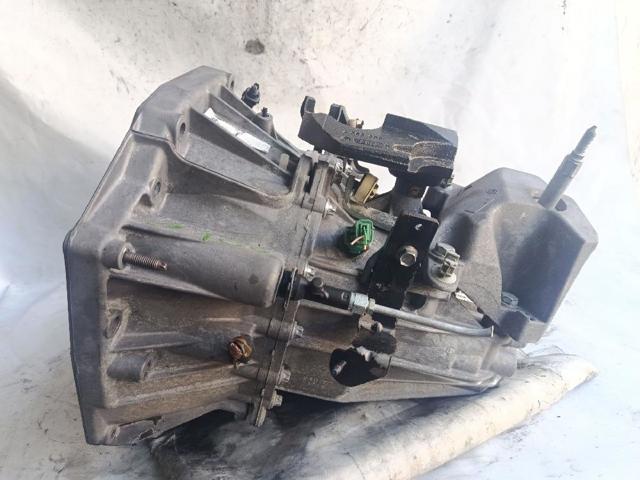 Mechaniczna skrzynia biegów w komplecie 8201184199 RENAULT