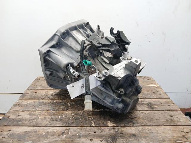 Mechaniczna skrzynia biegów w komplecie 8201184423 RENAULT