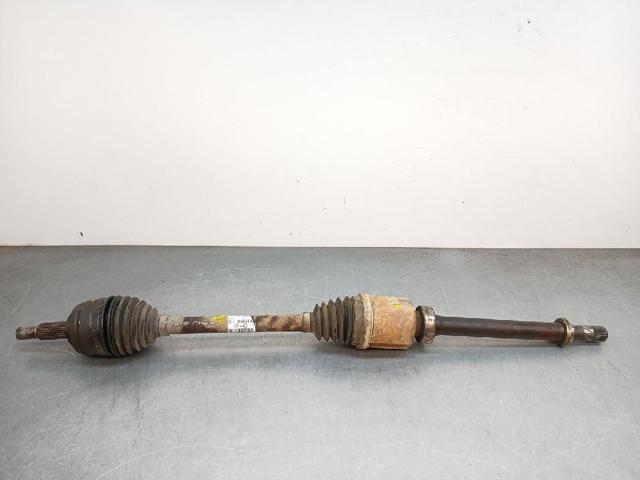 Półoś napędowa przednia prawa 8201505574 RENAULT
