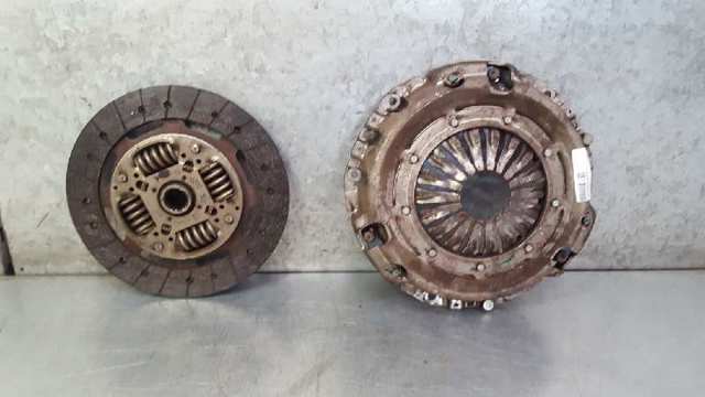 Zestaw sprzęgła (3 części) 8201516550 RENAULT