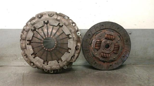 Zestaw sprzęgła (3 części) 8201516550 RENAULT