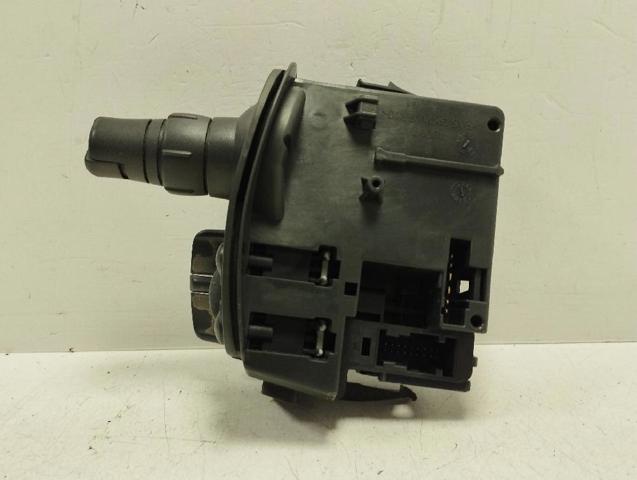 8201590631 Renault (RVI)