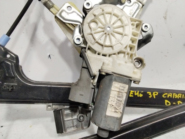 Mechanizm podnoszenia szyby drzwi przednich prawych 8204180 BMW