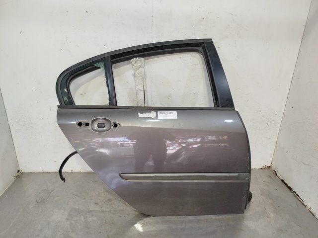 Drzwi tylne prawe 821000022R RENAULT