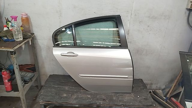 Drzwi tylne prawe 821000022R RENAULT