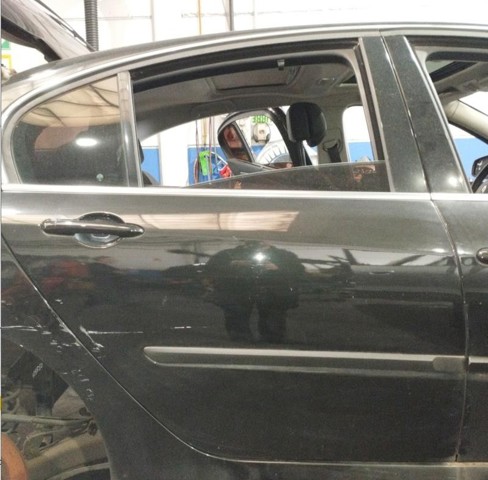 Drzwi tylne prawe 821000022R RENAULT