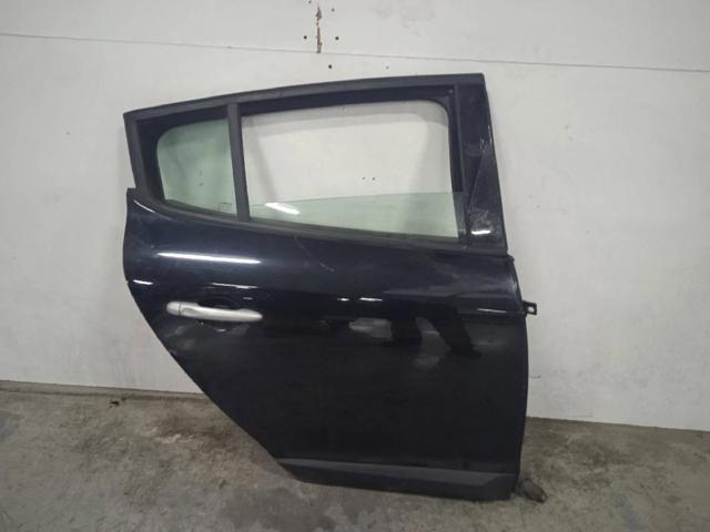 Drzwi tylne prawe 821008419R RENAULT