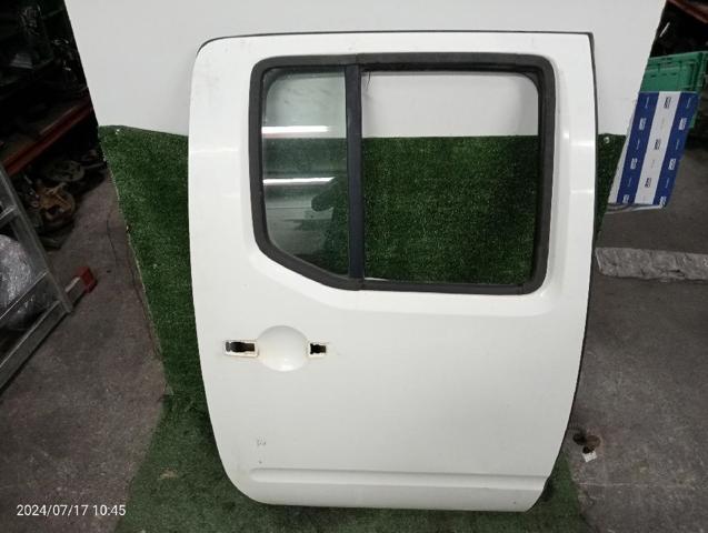 Drzwi tylne prawe 82100EB30J NISSAN