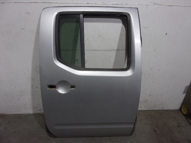 Drzwi tylne prawe 82100EB30J NISSAN