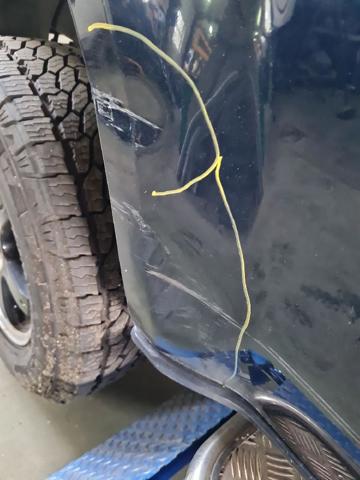 Drzwi tylne prawe 82100EB330 NISSAN