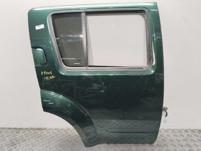 Drzwi tylne prawe 82100EB330 NISSAN