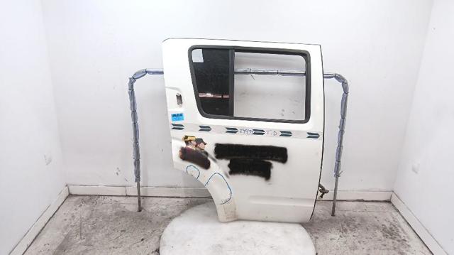 Drzwi tylne prawe 82100EB330 NISSAN