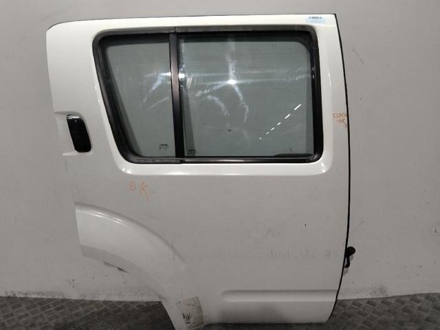 Drzwi tylne prawe 82100EB330 NISSAN