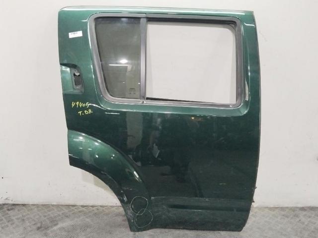 Drzwi tylne prawe 82100EB330 NISSAN