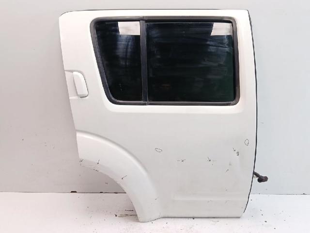 Drzwi tylne prawe 82100EB330 NISSAN