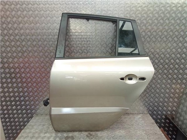 Drzwi tylne lewe 821010028R RENAULT