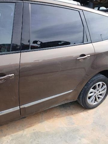 Drzwi tylne lewe 821017991R RENAULT