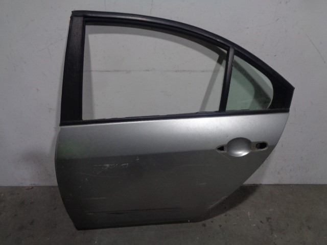 Drzwi tylne lewe 82101AV631 NISSAN