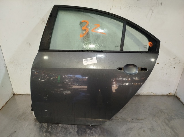 Drzwi tylne lewe 82101BA030 NISSAN