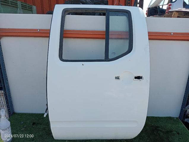Drzwi tylne lewe 82101EB30J NISSAN