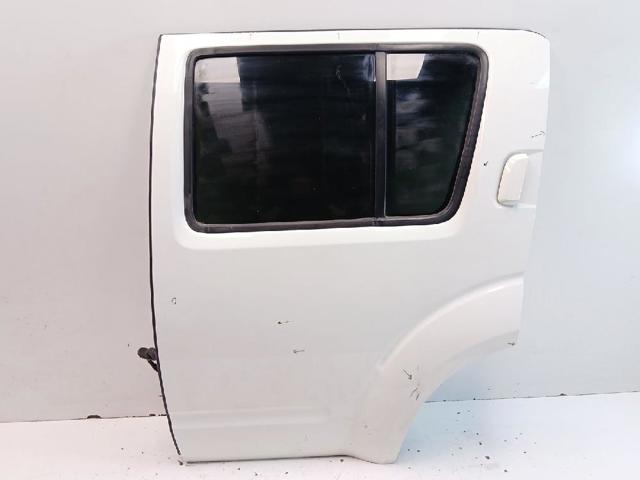 Drzwi tylne lewe 82101EB330 NISSAN
