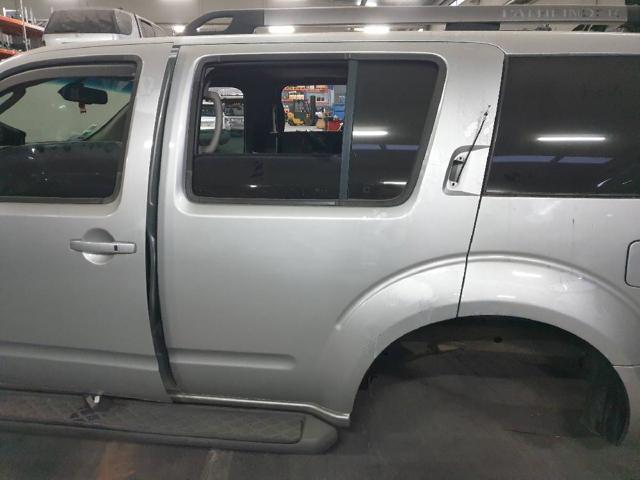 Drzwi tylne lewe 82101EB330 NISSAN