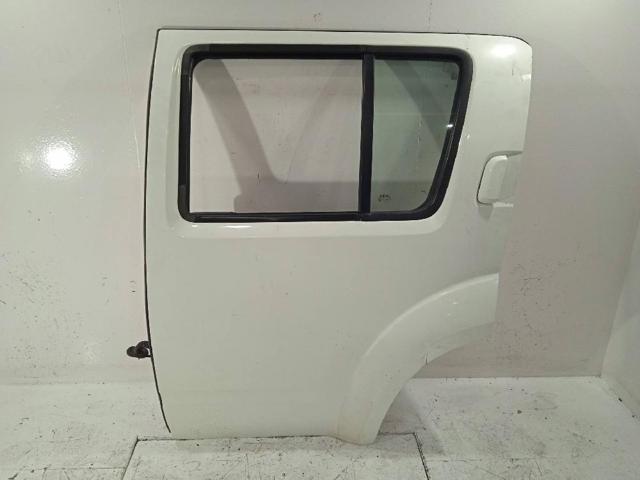 Drzwi tylne lewe 82101EB330 NISSAN