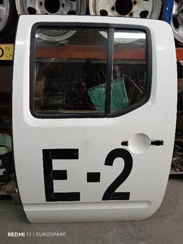 Kupić  Navara  D40