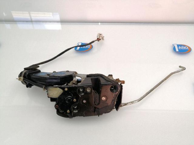 Zamek drzwi przednich prawych 8220165D10 SUZUKI