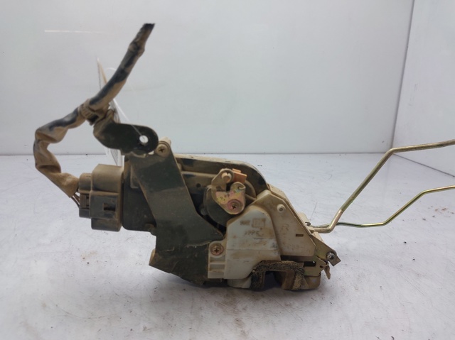 Zamek drzwi przednich lewych 8220186G00000 SUZUKI