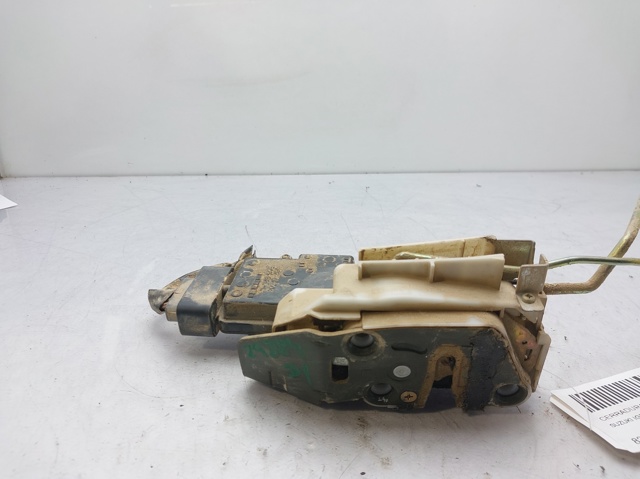 Zamek drzwi przednich lewych 8220286G00000 SUZUKI