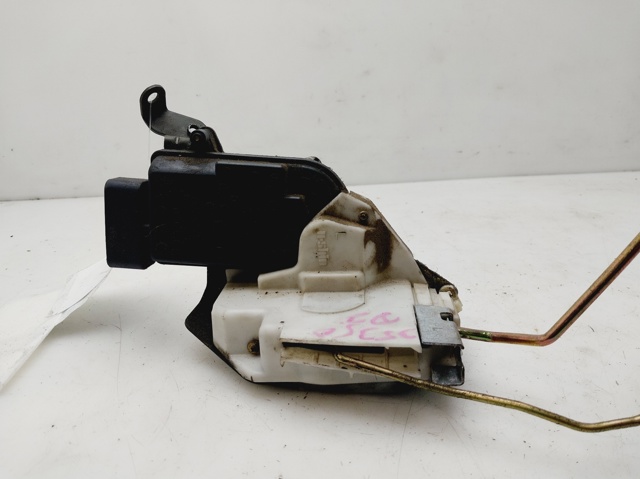 Zamek drzwi przednich lewych 8220286G00000 SUZUKI