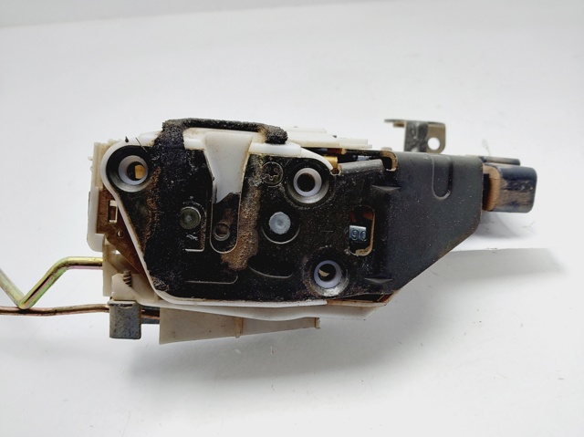 Zamek drzwi przednich lewych 8220286G00000 SUZUKI