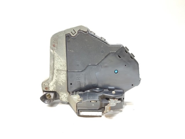 Zamek drzwi przednich prawych 8221065J51 SUZUKI